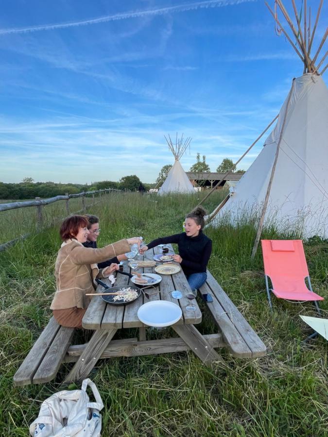 Terra-Tipike, Tipi A La Ferme Entre Terre Et Mer Trebry Exterior photo