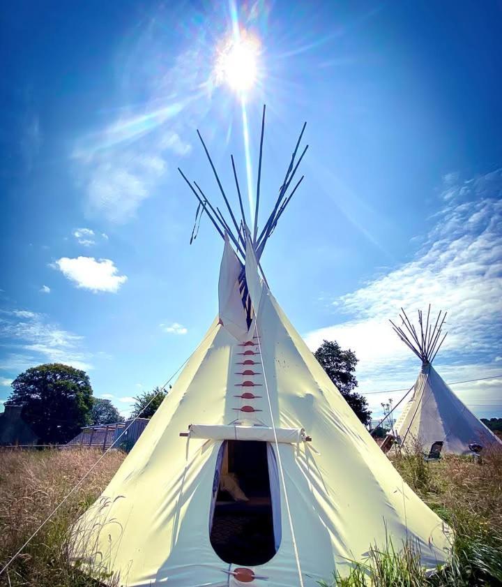 Terra-Tipike, Tipi A La Ferme Entre Terre Et Mer Trebry Exterior photo